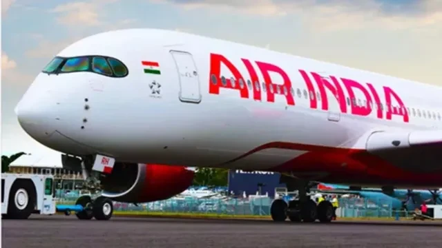 एयर इंडिया ने घटाया फ्यूल सरचार्ज, अंतरराष्ट्रीय उड़ानों पर राहत