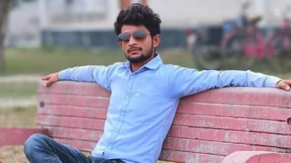 महराजगंज: कॉलेज की छत पर प्रशिक्षक का शव मिलने से हड़कंप, पुलिस जांच में जुटी