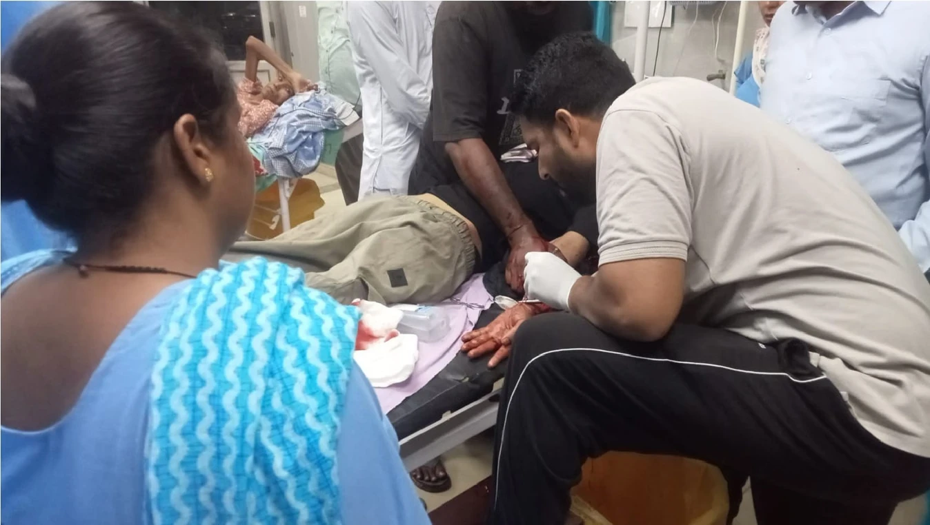 फतेहाबाद: ठेके पर फायरिंग और गंडासे से हमला, लूटपाट में दो सगे भाई घायल