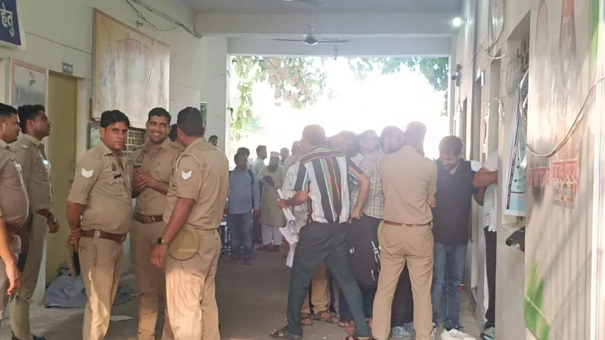 UPTET परीक्षा: OMR शीट ‘गायब’ होने से परीक्षा केंद्र पर अफरा-तफरी