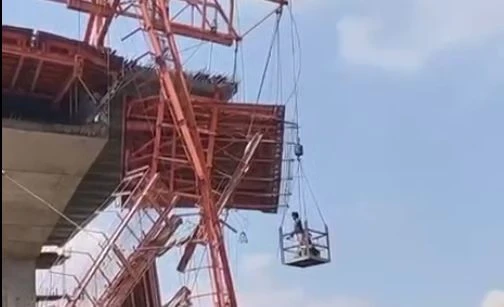बिहार में निर्माणाधीन गंगा पुल का हिस्सा ढहा, कई मजदूर घायल; जांच शुरू