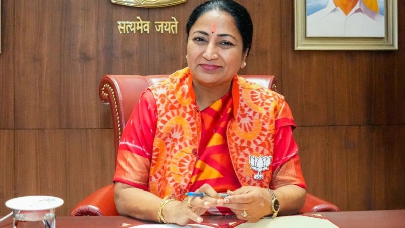 दिल्ली: मांडी रोड को नेशनल हाईवे बनाने की मांग, सीएम रेखा गुप्ता ने नितिन गडकरी को लिखा पत्र