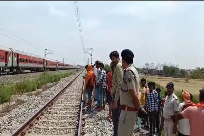 बिहार: सारण में दर्दनाक रेल हादसा, लिच्छवी एक्सप्रेस की चपेट में आने से जुड़वा भाइयों की मौत