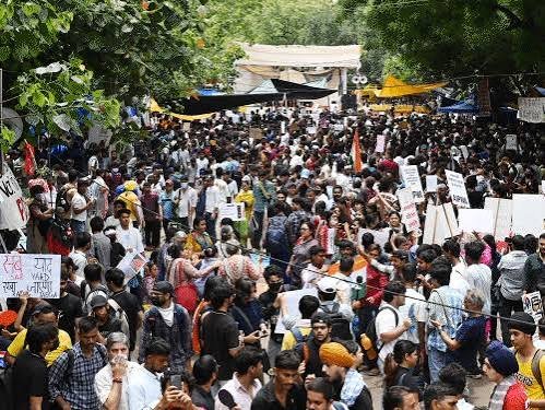 जंतर-मंतर प्रदर्शन को लेकर DU की सलाह, छात्रों-शिक्षकों से दूरी बनाए रखने की अपील