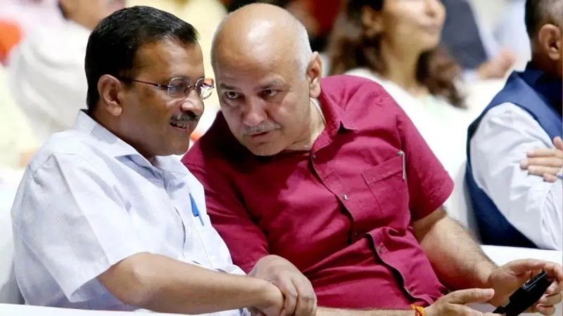 शराब नीति केस: केजरीवाल, सिसोदिया और दुर्गेश पाठक को दिल्ली HC से आखिरी मौका