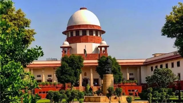 सुप्रीम कोर्ट ने 9वीं से तीसरी भाषा लागू करने की CBSE नीति पर जताई चिंता