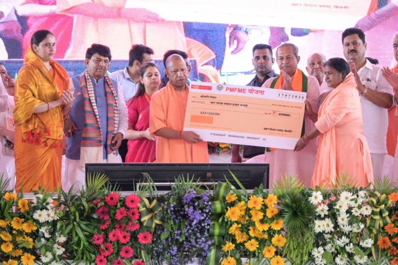 सीएम योगी ने बिजनौर को दी 1003 करोड़ की सौगात, विकास परियोजनाओं का किया लोकार्पण-शिलान्यास