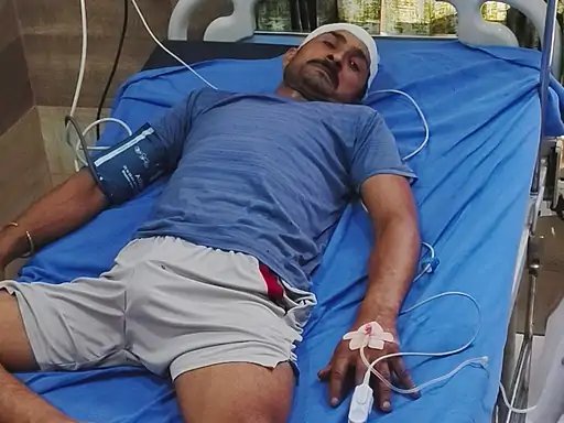 मुजफ्फरनगर: घरेलू बैल के हमले में किसान घायल, ऑपरेशन के बाद हालत स्थिर