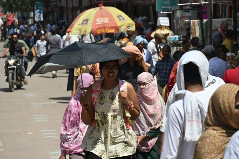 मुजफ्फरनगर में फिर बढ़ी गर्मी, 37°C तापमान और उमस से बेहाल लोग; बिजली कटौती ने बढ़ाई मुश्किलें
