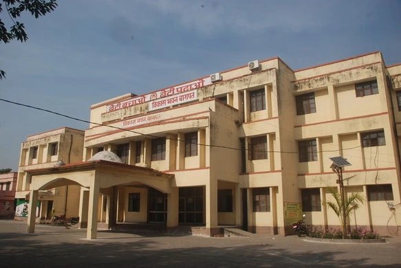 बागपत: अफसर नहीं पहुंचे, 15 मिनट में निपट गई सिंचाई बंधु समिति की बैठक