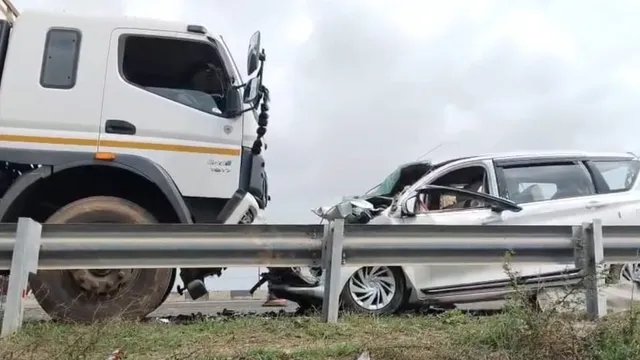 जूनागढ़ में दर्दनाक सड़क हादसा: ट्रक में घुसी अर्टिगा कार, 4 लोगों की मौत; कई घायल