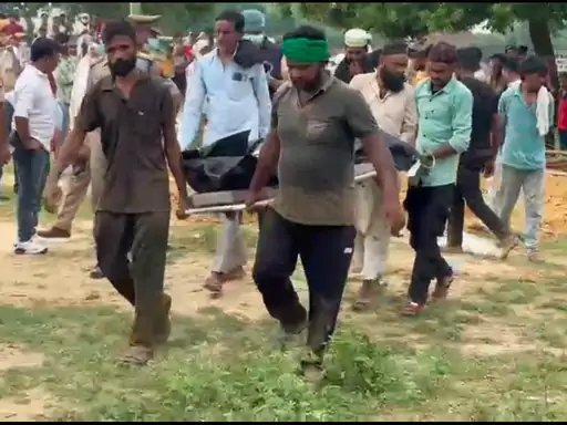मुजफ्फरनगर में दहेज हत्या का आरोप, कब्र से निकाला गया महिला का शव; पति समेत तीन पर केस