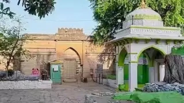 'मुस्लिम पक्ष को परिसर के पास मिले जुमे की नमाज की जगह', भोजशाला विवाद पर सुप्रीम कोर्ट का आदेश