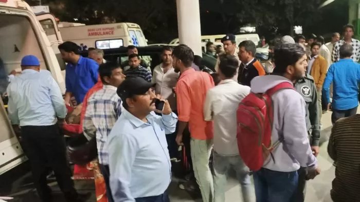हरियाणा के रेवाड़ी में घर में जोरदार धमाका, चार लोग झुलसे; युवती की हालत गंभीर