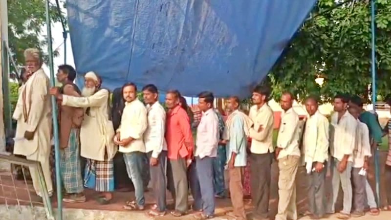 उपचुनाव में मतदान जारी: दतिया में सबसे ज्यादा वोटिंग, जानें बांकीपुर-मांजलपुर का हाल