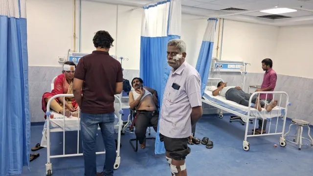 सासाराम में बड़ा हादसा: पर्यटकों से भरी बस कंटेनर से टकराई, 10 घायल
