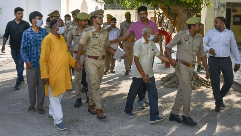 राम मंदिर चढ़ावा चोरी मामला: टिन्नू यादव की बढ़ी मुश्किलें, बेटे के नाम खरीदी जमीन पर कार्रवाई की तैयारी