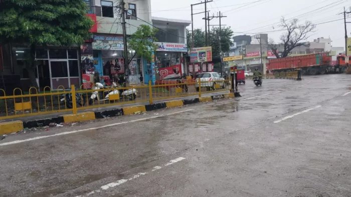 मुजफ्फरनगर में मौसम ने बदली करवट, झमाझम बारिश से मिली राहत