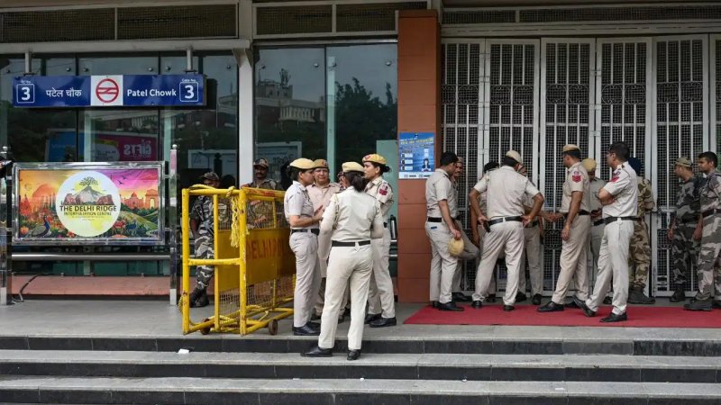 जंतर-मंतर प्रदर्शन का असर, दिल्ली में आज भी 18 मेट्रो स्टेशन बंद