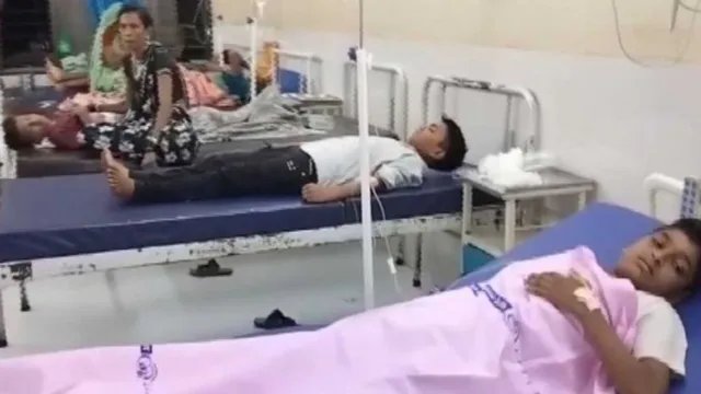 महाराष्ट्र के हॉस्टल में खाना खाने के बाद 40 छात्र बीमार, 25 अस्पताल में भर्ती