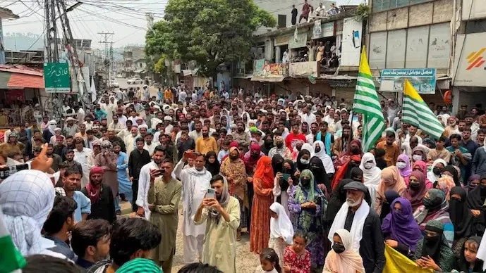 PoK को 'पाकिस्तानी कश्मीर' बताने पर भारत ने जताई आपत्ति, न्यूयॉर्क टाइम्स की हेडलाइन को बताया भ्रामक