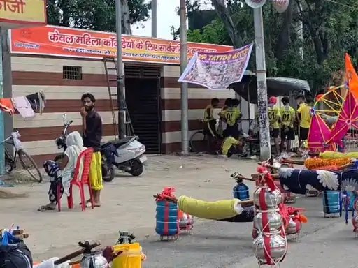 मुजफ्फरनगर: महिला कांवड़ियों के लिए खास इंतजाम, पुरकाजी में बनाया गया अस्थायी स्नानगृह