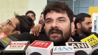 बांकीपुर उपचुनाव: प्रशांत किशोर के समर्थन में उतरे खेसारी लाल यादव, बोले- योग्य उम्मीदवार को दें मौका