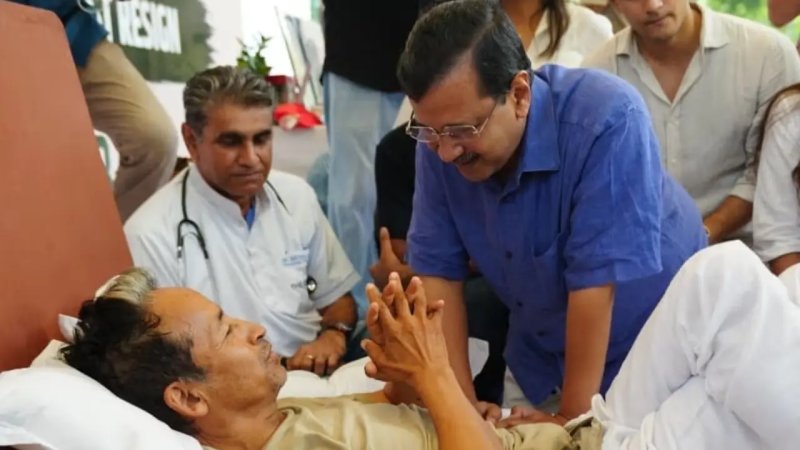 नीट पेपर लीक आरोपों पर सियासत तेज, जंतर-मंतर पहुंचे केजरीवाल ने मांगा धर्मेंद्र प्रधान का इस्तीफ़ा