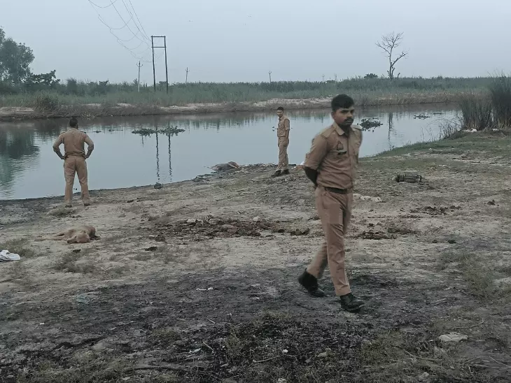 शुक्रताल में गंगा नदी से अज्ञात व्यक्ति का शव बरामद, जांच में जुटी पुलिस