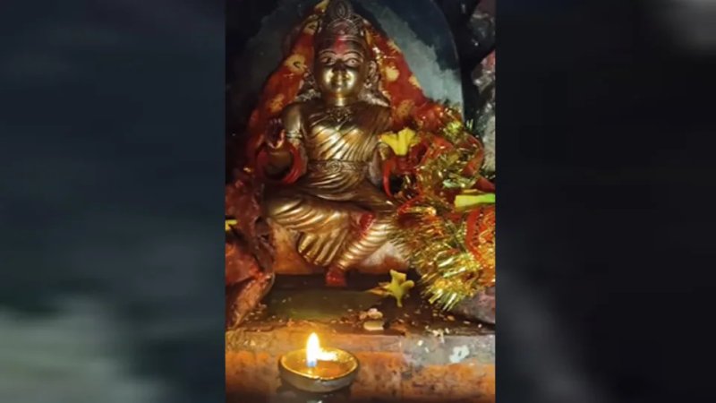 बांदा: भीखर देवी मंदिर से अष्टधातु की प्राचीन प्रतिमा चोरी, श्रद्धालुओं में आक्रोश