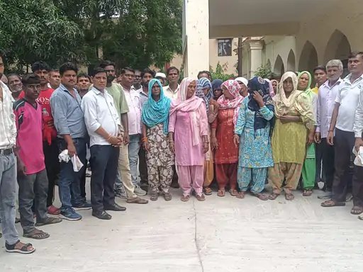मुजफ्फरनगर: गर्भवती विवाहिता की मौत पर बवाल, परिजनों ने पति समेत 7 पर लगाया दहेज हत्या का आरोप