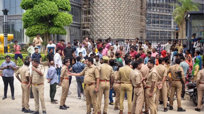 गाजियाबाद मासूम हत्याकांड: सुरक्षाकर्मी ने नजरअंदाज की चीखें, बेसहारा कुत्ते ने दिखाई रास्ता