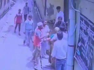 मुजफ्फरनगर में बिजली कनेक्शन काटने पर विवाद, संविदाकर्मी से मारपीट का वीडियो वायरल