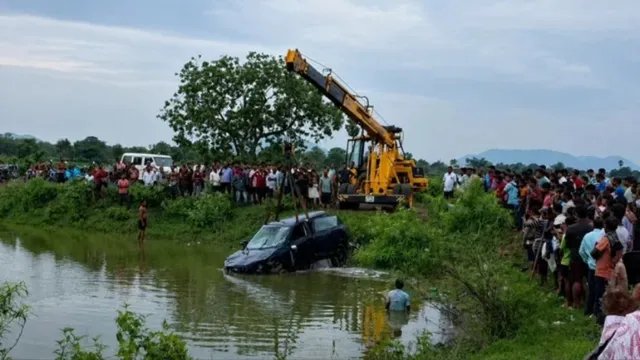 ओडिशा: अनुगुल में दर्दनाक हादसा, तालाब में गिरी कार, पांच युवकों की डूबने से मौत