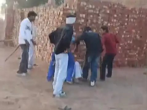 मुजफ्फरनगर: युवक की बेरहमी से पिटाई का वीडियो वायरल, दो आरोपी गिरफ्तार
