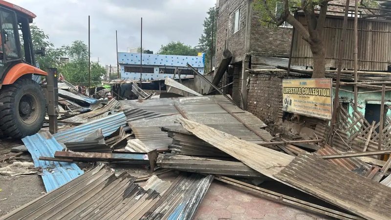 इंदौर में नगर निगम की बड़ी कार्रवाई, खजराना से 80 से ज्यादा अवैध निर्माण हटाए