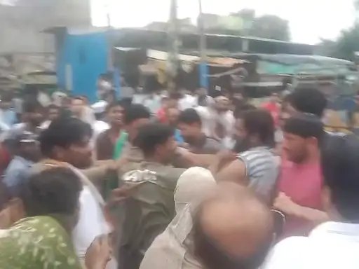मुजफ्फरनगर: शेरपुर चुंगी पर युवती से मारपीट का वीडियो वायरल, पुलिस जांच में जुटी