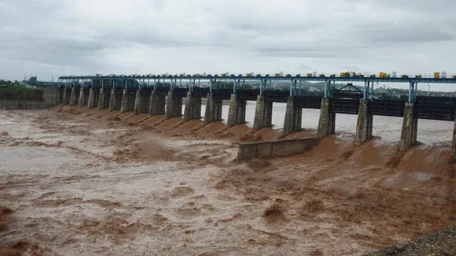जम्मू-कश्मीर में बारिश का कहर: वैष्णो देवी और अमरनाथ यात्रा तीसरे दिन भी स्थगित
