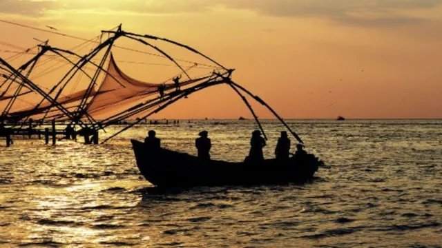 पश्चिम बंगाल में मछली पकड़ने वाला ट्रॉलर लापता, 15 मछुआरों की तलाश जारी