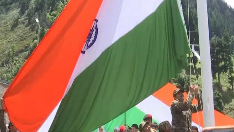 अमरनाथ यात्रा मार्ग पर सेना की बड़ी पहल, चंदनवाड़ी में लहराया विशाल हाई-मास्ट तिरंगा