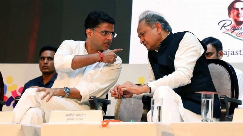 छात्रसंघ चुनाव बहाली को लेकर NSUI का प्रदर्शन, गहलोत-पायलट ने सरकार पर साधा निशाना