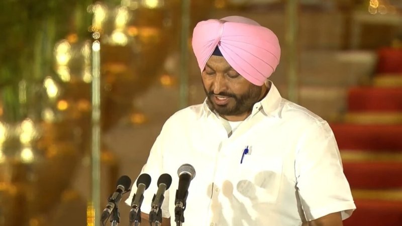 केंद्रीय मंत्री रवनीत सिंह बिट्टू ने दिया इस्तीफा, राष्ट्रपति ने किया मंजूर