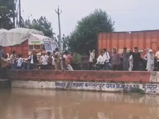 मुजफ्फरनगर: चरथावल में नहर में डूबने से अधेड़ की मौत, गोताखोरों ने निकाला शव