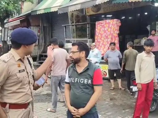 मुजफ्फरनगर में नॉनवेज दुकानों को ढकने के निर्देश, कांवड़ यात्रा को लेकर ASP ने दिए आदेश