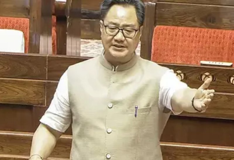 पेपर लीक बिल पर रिजिजू का विपक्ष पर वार, बोले- छात्र हित में होनी चाहिए गंभीर चर्चा