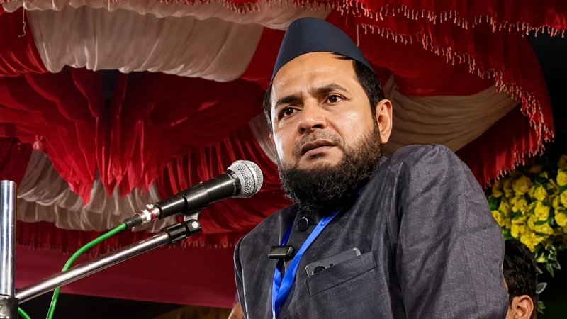 'श्रीकृष्ण पांच वक्त के नमाजी...' मौलाना जरजिस अंसारी के बयान पर मचा बवाल