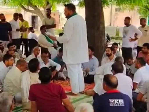गोरखपुर एक्सप्रेसवे मुआवजे को लेकर किसानों की बैठक, मांगें पूरी न होने पर आंदोलन की चेतावनी