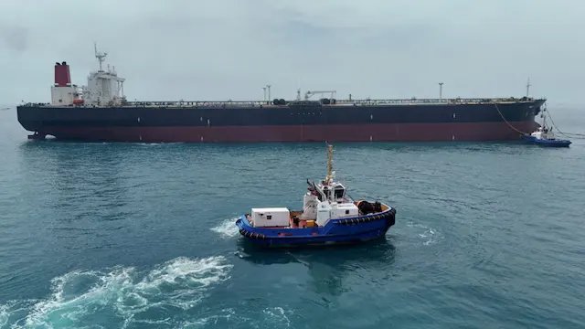 होर्मुज के निकट वाणिज्यिक जहाज पर हमला, एक भारतीय लापता, 10 सुरक्षित