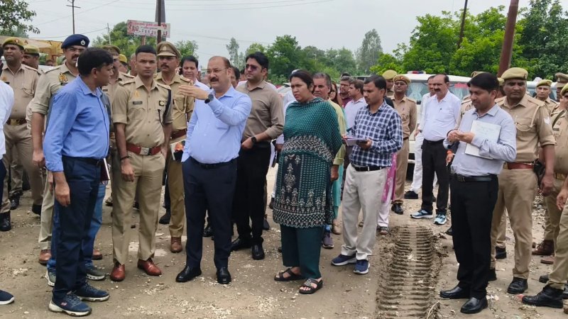 मेरठ: कांवड़ यात्रा की तैयारियों में जुटा प्रशासन, डीएम-एसएसपी ने मार्गों का किया निरीक्षण