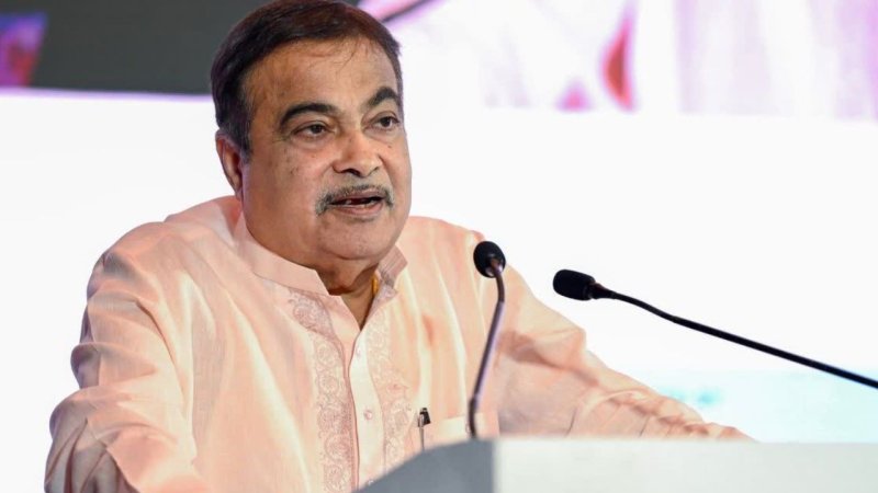 E20 पेट्रोल से इंजन खराब होने के दावों पर सरकार का जवाब, गडकरी ने संसद में रखे आंकड़े